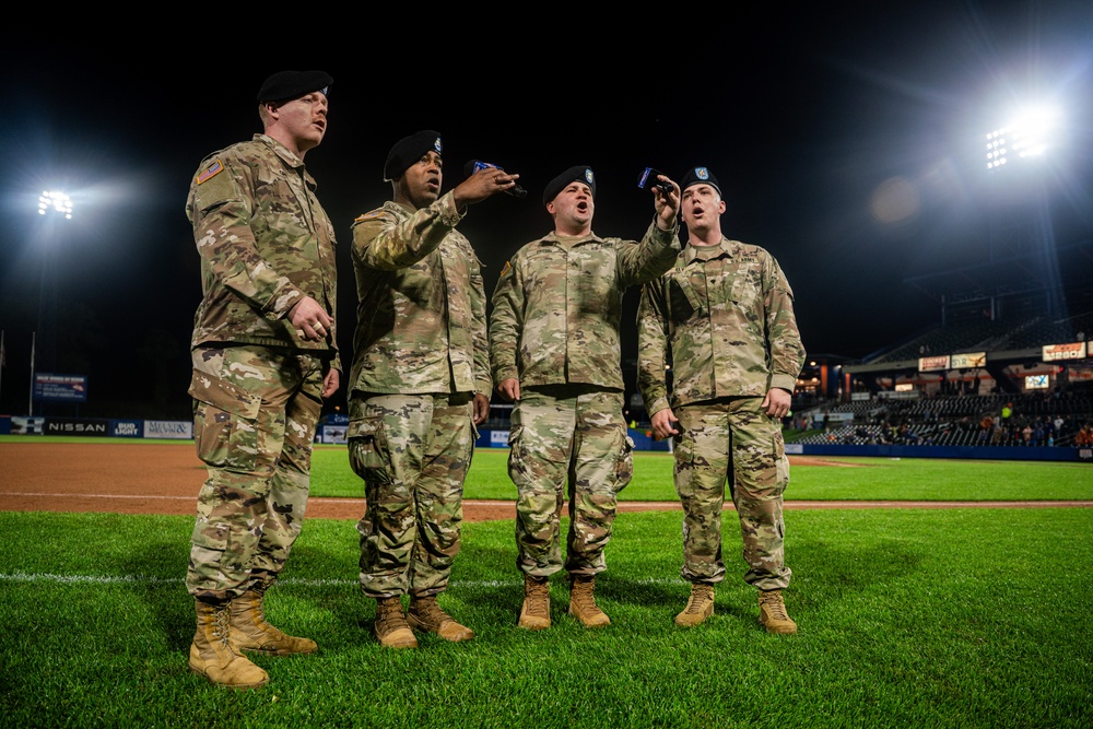10th Mountain Division Barbershop Quartet Performs in the Syracuse Mets Armed Forces Day