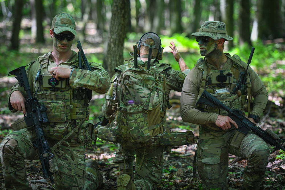 148th Air Support Operations Squadron TACP Airmen Conduct Field Reconnaissance Exercise