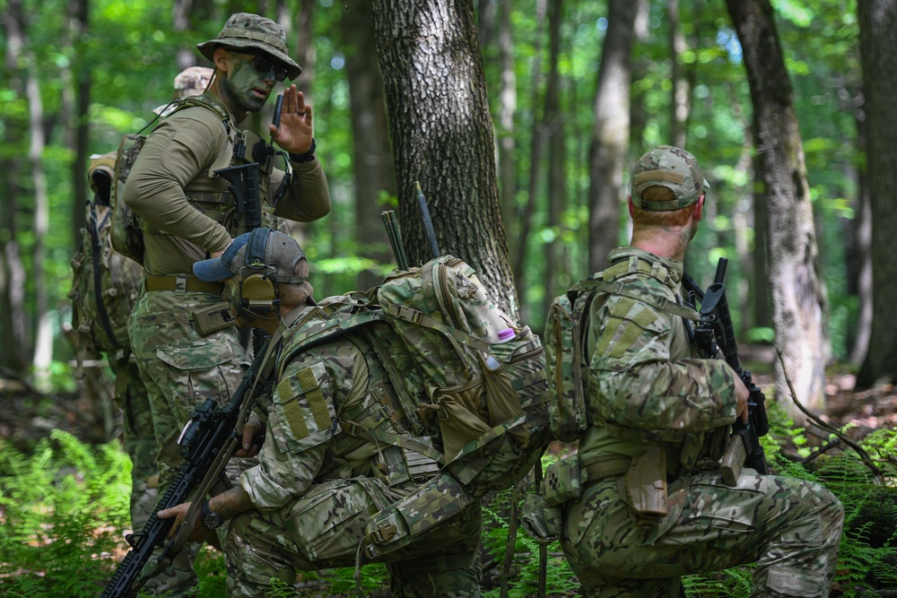 148th Air Support Operations Squadron TACP Airmen Conduct Field Reconnaissance Exercise
