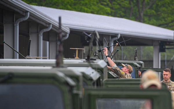 148th Air Support Operations Squadron TACP Airmen Conduct Field Reconnaissance Exercise