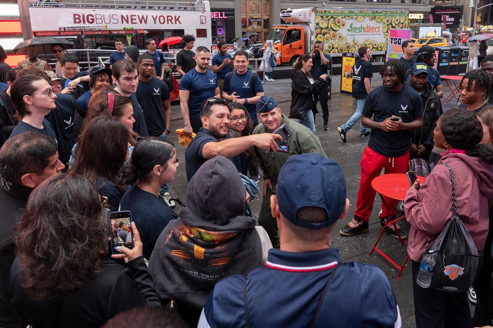 AFRS Commander performs NYC DEP swear-in