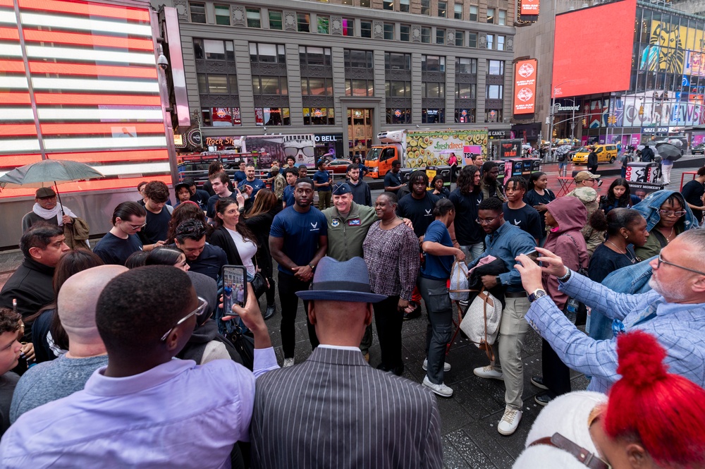 AFRS Commander performs NYC DEP swear-in