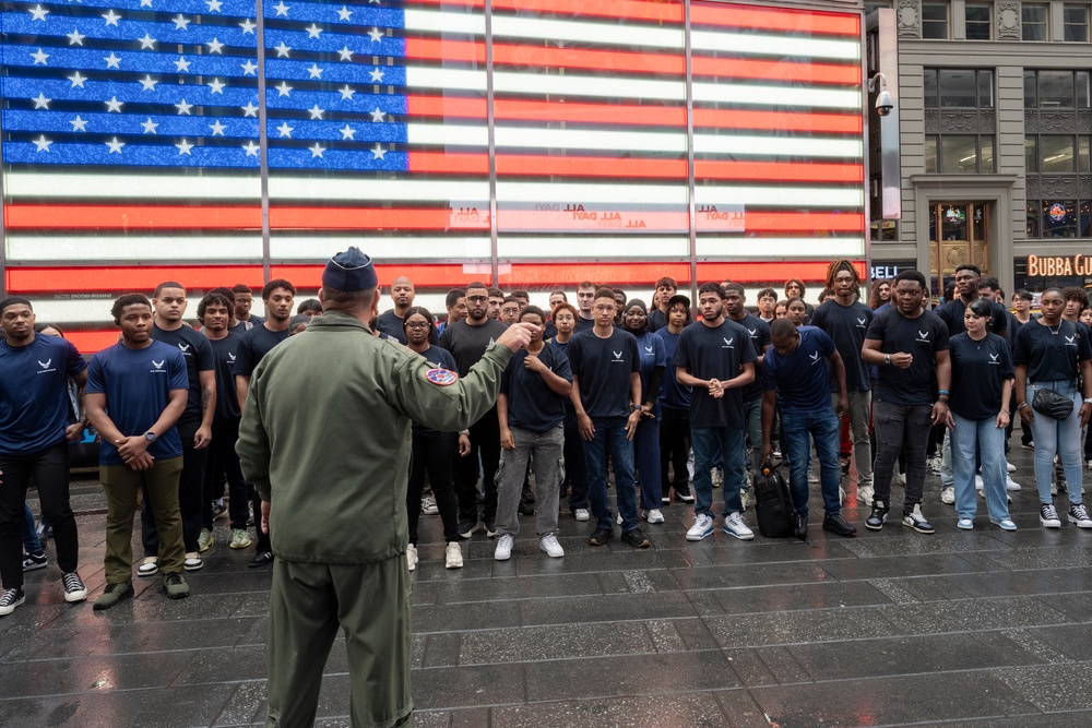 AFRS Commander performs NYC DEP swear-in