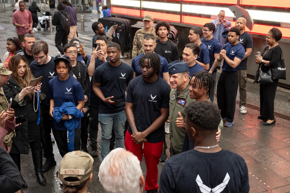 AFRS Commander performs NYC DEP swear-in