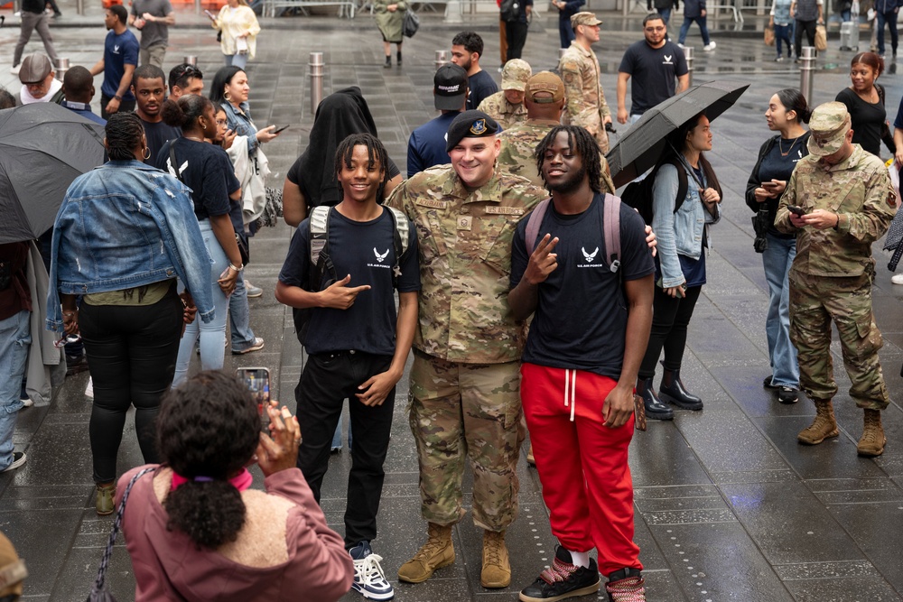 AFRS Commander performs NYC DEP swear-in