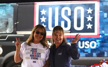 USO supports service members at parade