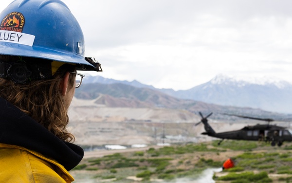Unified Fire Authority and 2-211th Aviation Regiment perform wildland fire suppression training