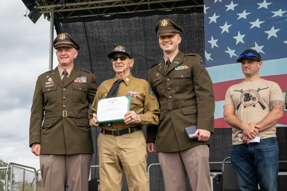 100 Year Old Yankee Division Veteran Recieves Bronze Star