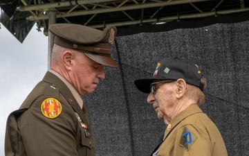 100 Year Old Yankee Division Veteran Recieves Bronze Star