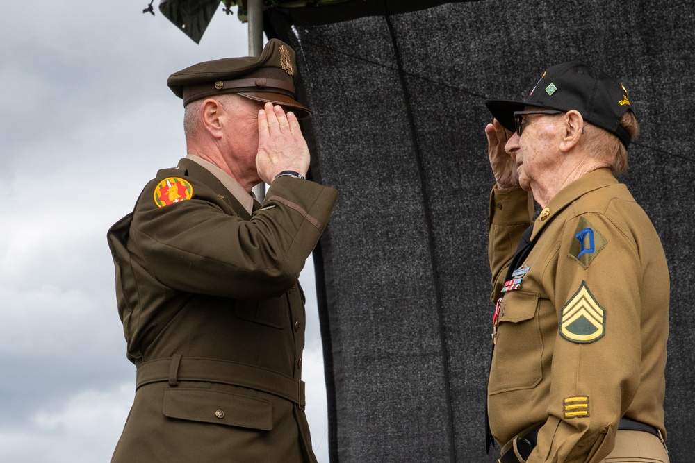 100 Year Old Yankee Division Veteran Recieves Bronze Star