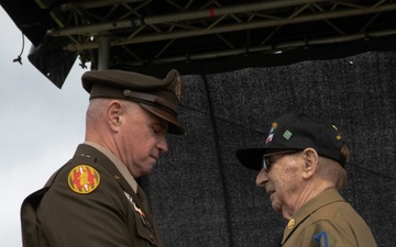 100 Year Old Yankee Division Veteran Recieves Bronze Star