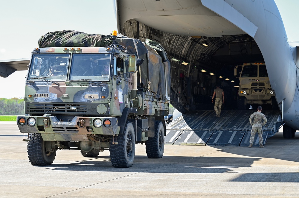 15th Expeditionary Airlift Squadron Supports Operation EAGLE SWARM During Exercise Storm Flag 25-05