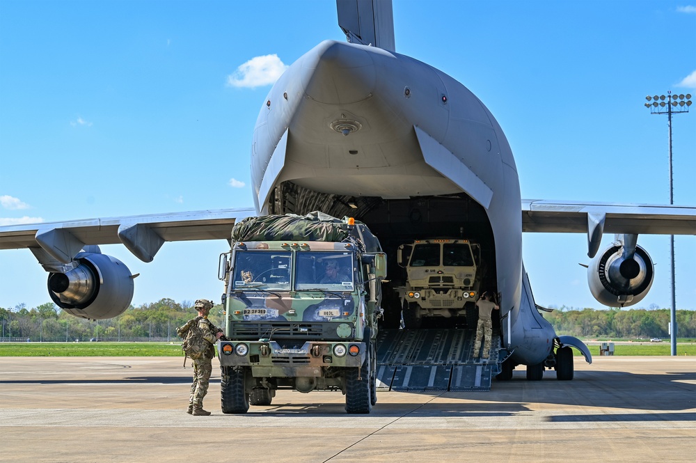 15th Expeditionary Airlift Squadron Supports Operation EAGLE SWARM During Exercise Storm Flag 25-05
