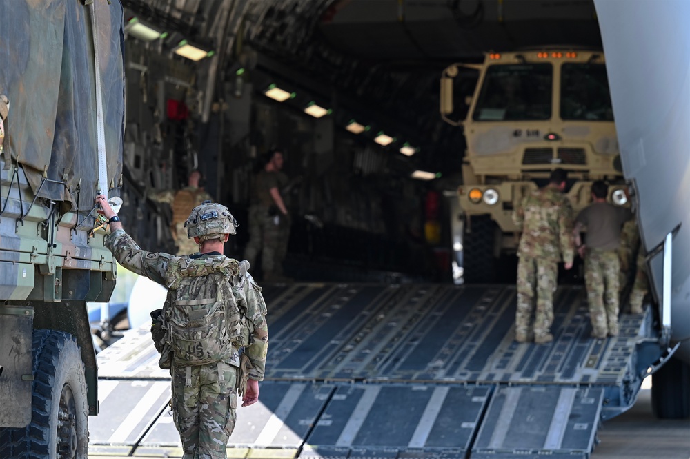 15th Expeditionary Airlift Squadron Supports Operation EAGLE SWARM During Exercise Storm Flag 25-05