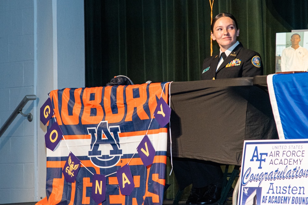 NTAG Jacksonville Presents ROTC Scholarship to Nease Student