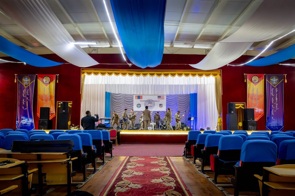 PACAF-Hawaii Band rocks Pacific Airlift Rally 25
