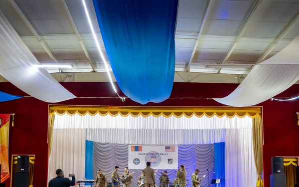 PACAF-Hawaii Band rocks Pacific Airlift Rally 25