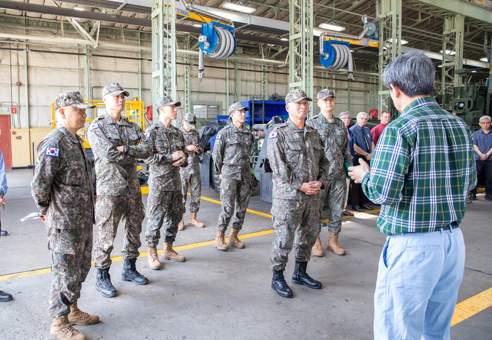 Brig. Gen. Woon Jang Lee, Deputy Commanding General – ROK (DCG-R) of the 2nd Infantry Division ROK-US Combined Division (2ID RUCD), visited the U.S. Army Materiel Support Command - Korea on May 13.