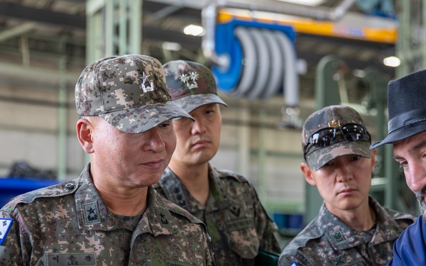 Brig. Gen. Woon Jang Lee, Deputy Commanding General – ROK (DCG-R) of the 2nd Infantry Division ROK-US Combined Division (2ID RUCD), visited the U.S. Army Materiel Support Command - Korea on May 13.
