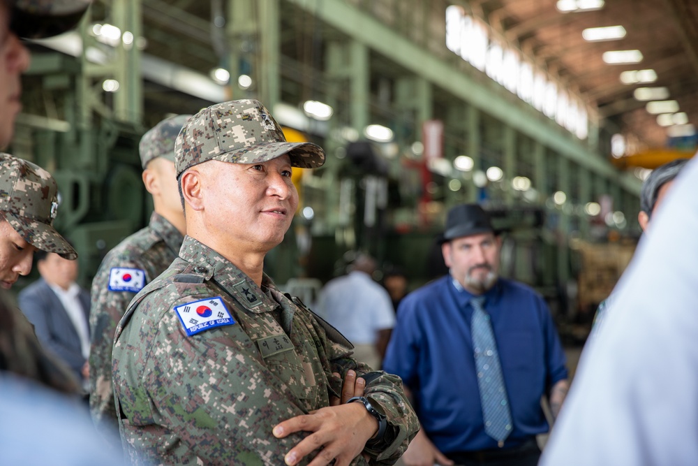 Brig. Gen. Woon Jang Lee, Deputy Commanding General – ROK (DCG-R) of the 2nd Infantry Division ROK-US Combined Division (2ID RUCD), visited the U.S. Army Materiel Support Command - Korea on May 13.
