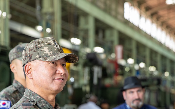 Brig. Gen. Woon Jang Lee, Deputy Commanding General – ROK (DCG-R) of the 2nd Infantry Division ROK-US Combined Division (2ID RUCD), visited the U.S. Army Materiel Support Command - Korea on May 13.