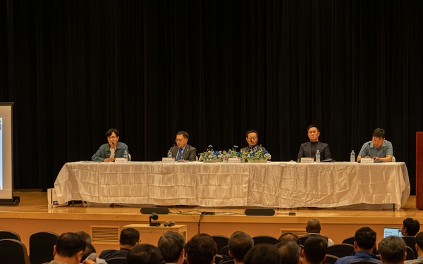 The U.S. Army Materiel Support Command – Korea conducted a Leadership Professional Development (LPD) training session for Department of the Army Civilians (DAC) and Korean National (KN) employees at Camp Carroll Theater on May 15.