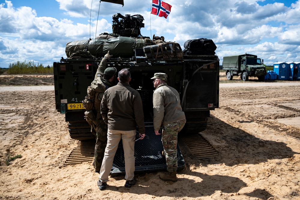 DHA’s Force Health Protection team observe airborne operations during DEFENDER 2025 in Lithuania