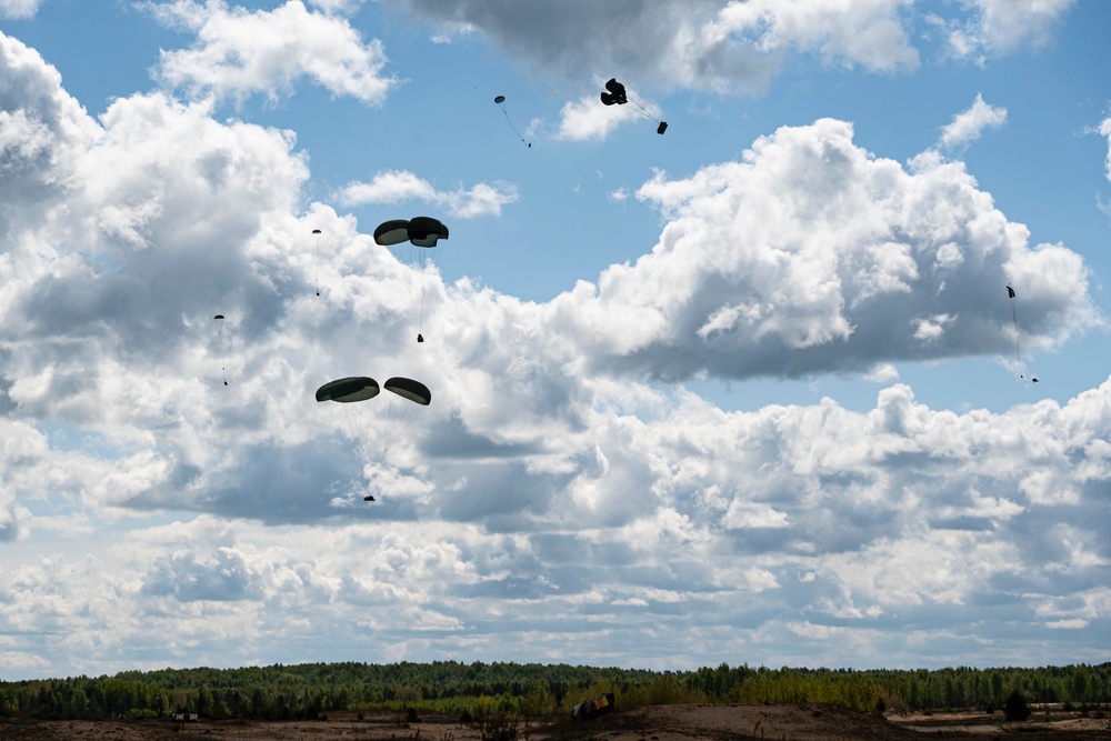 DHA’s Force Health Protection team observe airborne operations during DEFENDER 2025 in Lithuania