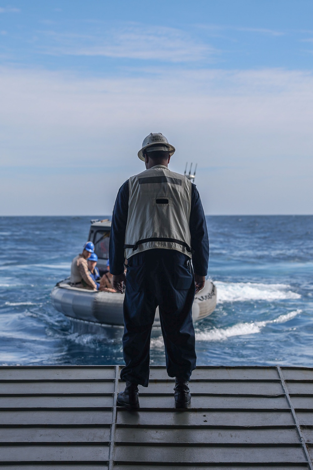 USS IWO JIMA and 22nd MEU Conduct VBSS Exercise