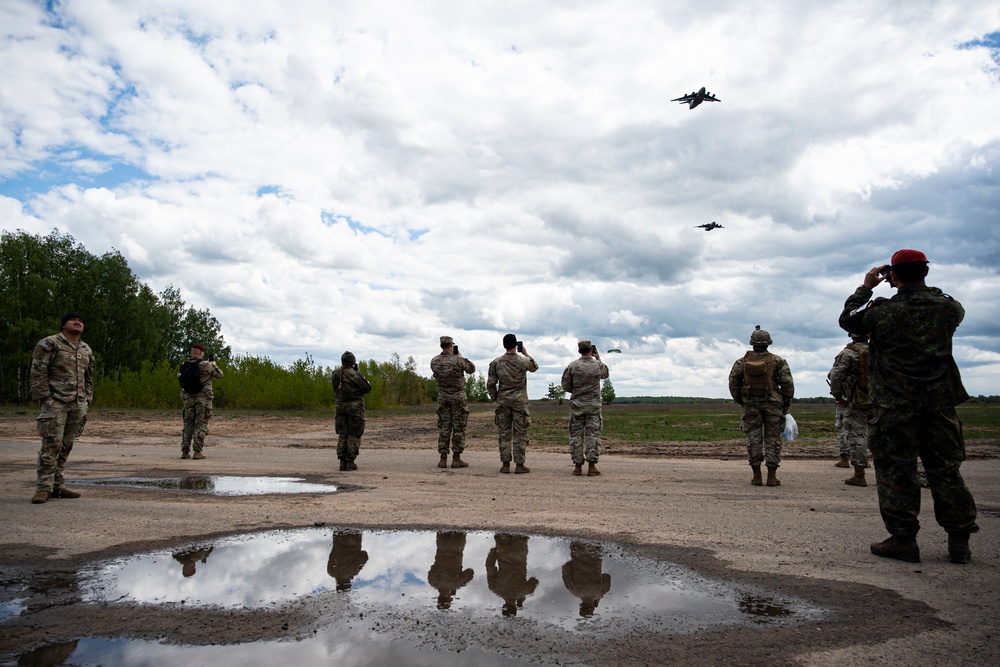 DHA’s Force Health Protection team observe airborne operations during DEFENDER 2025 in Lithuania