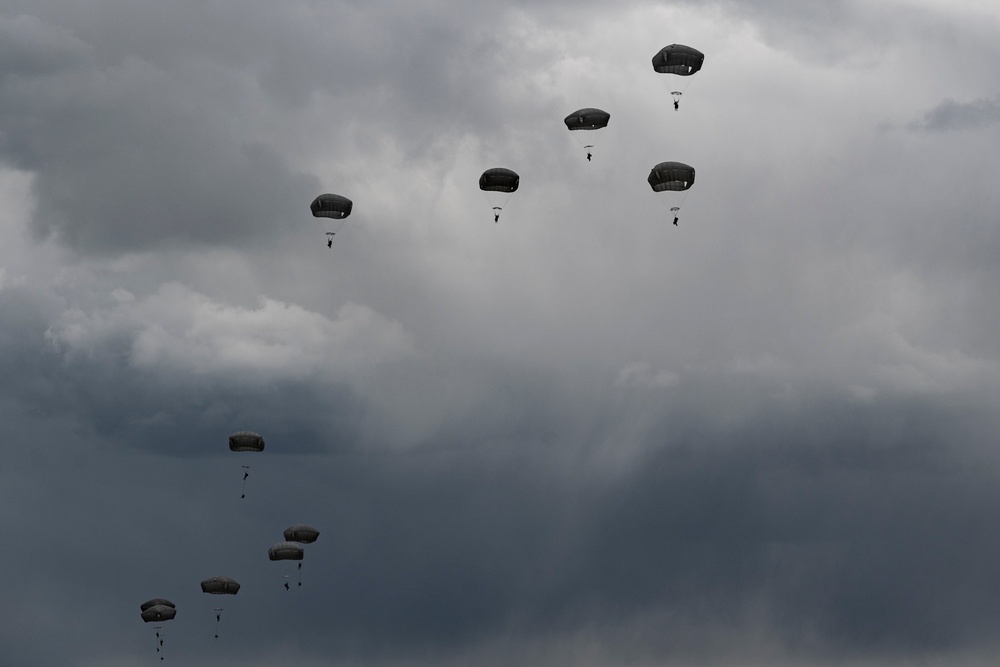 DHA’s Force Health Protection team observe airborne operations during DEFENDER 2025 in Lithuania