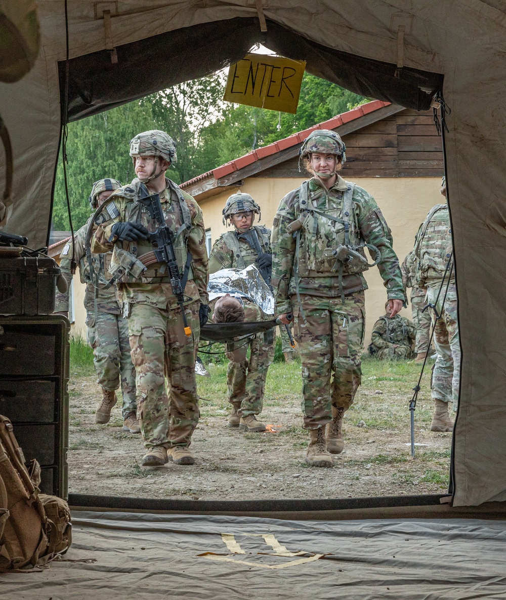 1st Battalion, 501st Aviation Regiment Conducts Point-to-Point Blood Transfusion Training During Combined Resolve 25-2