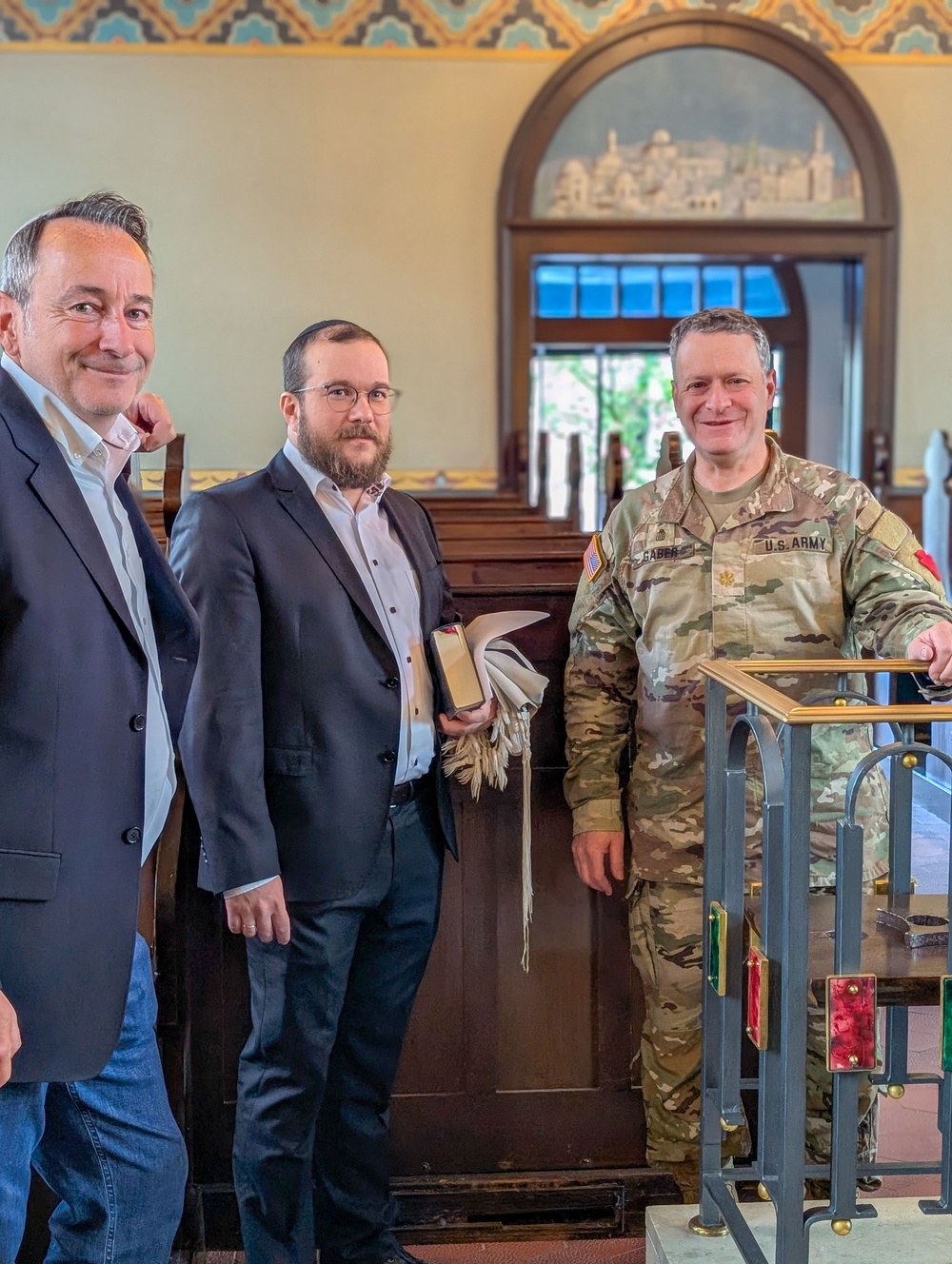 Ceremony marks 80 years since U.S. Army chaplain led Jewish service