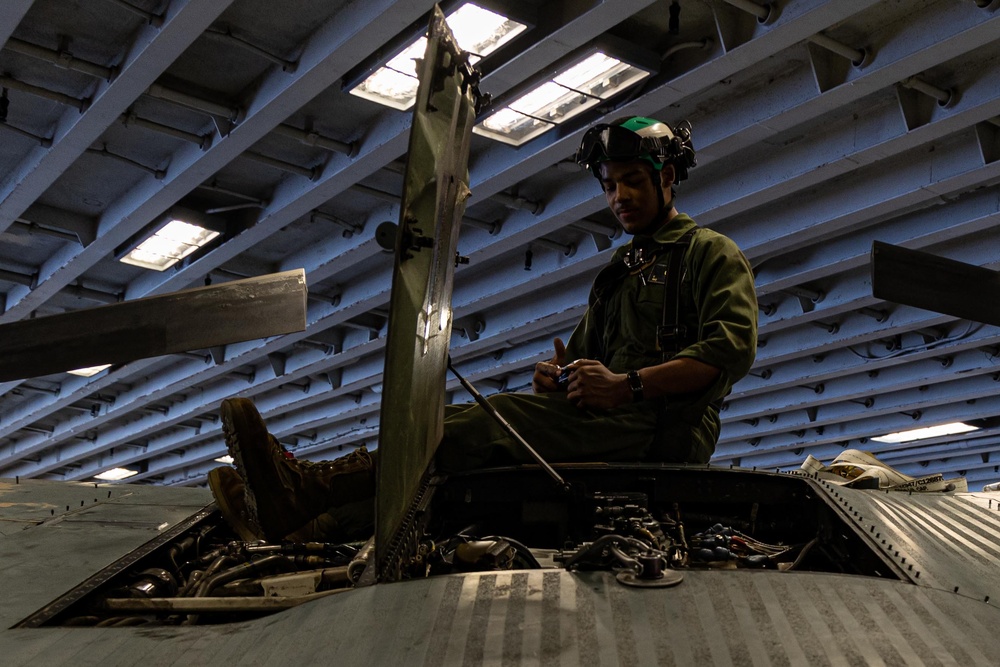 22nd MEU | VMM-263 (REIN) Conducts Maintenance Aboard USS Iwo Jima