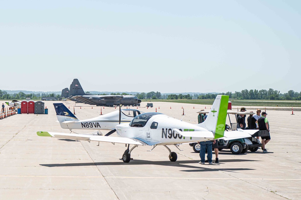 Rosecrans Memorial Airport Hosts Civilian Aircraft Competition