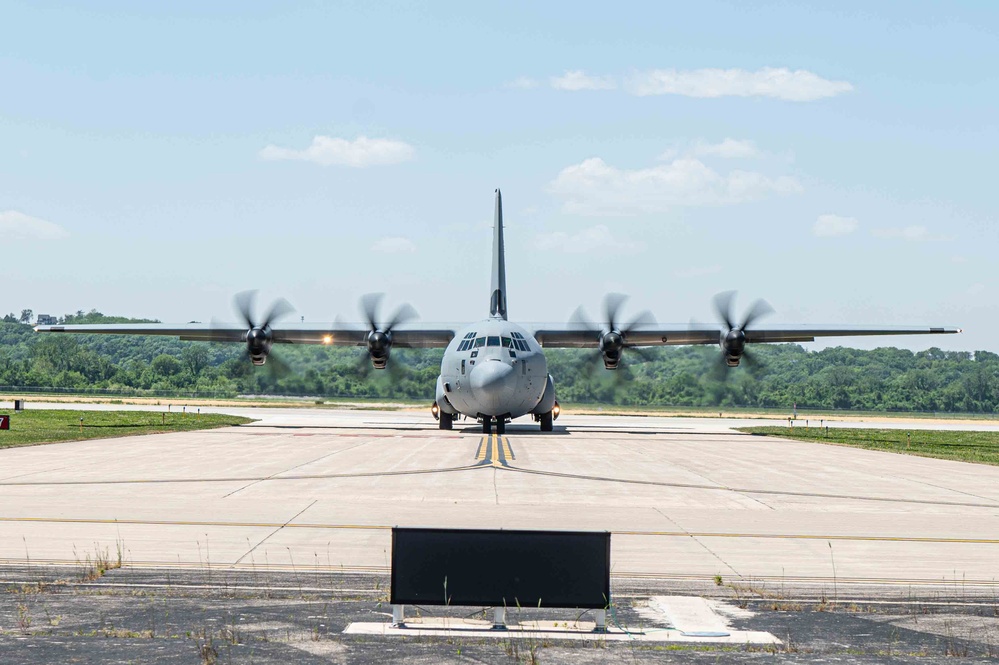 Rosecrans Memorial Airport Hosts Civilian Aircraft Competition