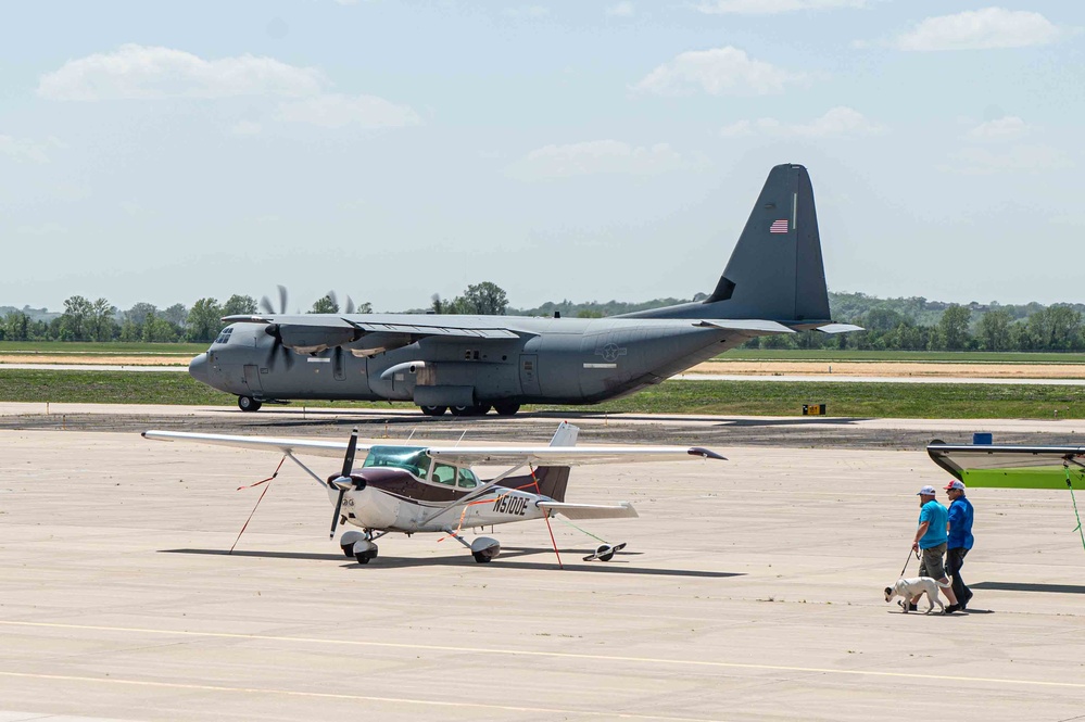 Rosecrans Memorial Airport Hosts Civilian Aircraft Competition
