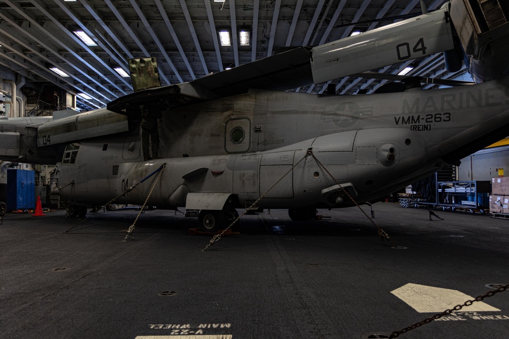 22nd MEU | VMM-263 (REIN) Conducts Maintenance Aboard USS Iwo Jima