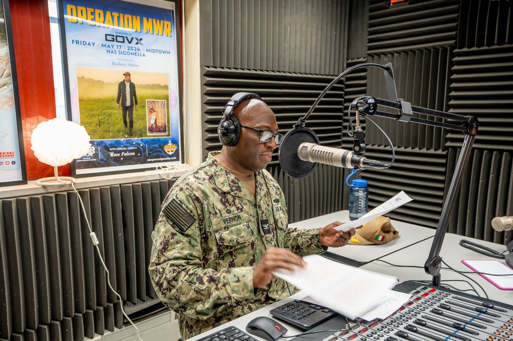 Patient Informational Minute with Captain Vernon and Friends: Pharmacy Services