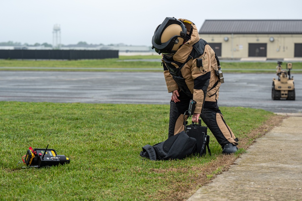 Controlled Chaos: EOD conducts EID exercise at Dover AFB