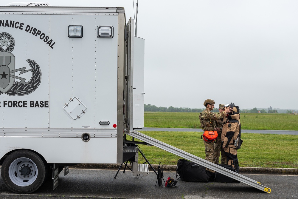Controlled Chaos: EOD conducts EID exercise at Dover AFB