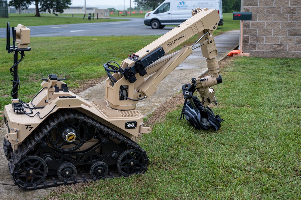Controlled Chaos: EOD conducts EID exercise at Dover AFB