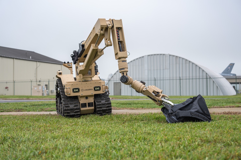 Controlled Chaos: EOD conducts EID exercise at Dover AFB