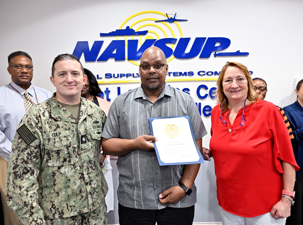 NAVSUP FLC Jacksonville Contracting recognizes employees for lengths of service