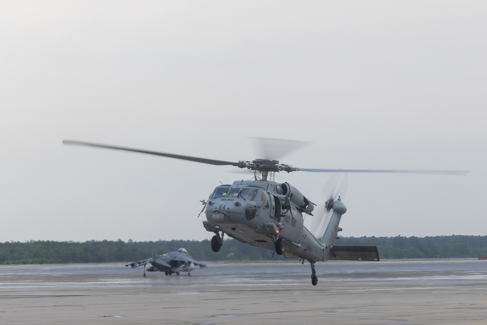 HSC-26 MH-60S Seahawks Refuel at MCAS Cherry Point