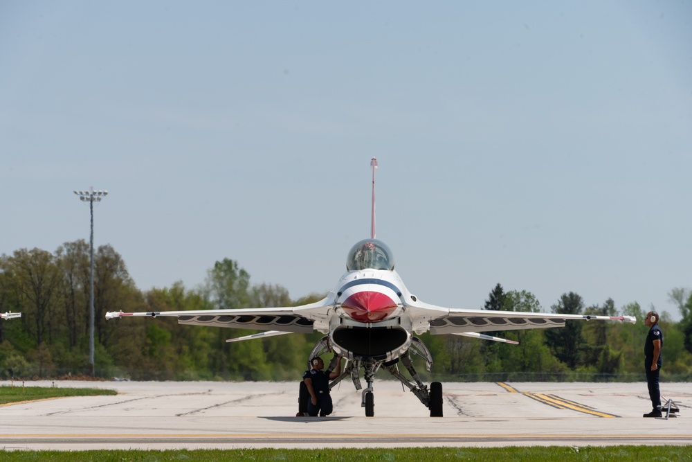 USAFADS perform at the Toledo Air Show 2025