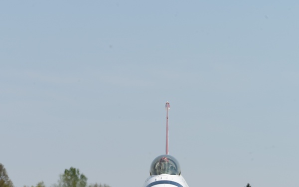 USAFADS perform at the Toledo Air Show 2025