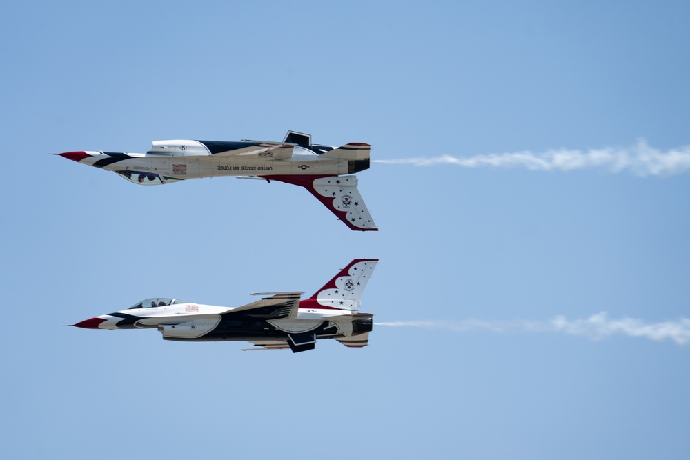 USAFADS perform at the Toledo Air Show 2025