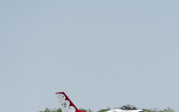 USAFADS perform at the Toledo Air Show 2025