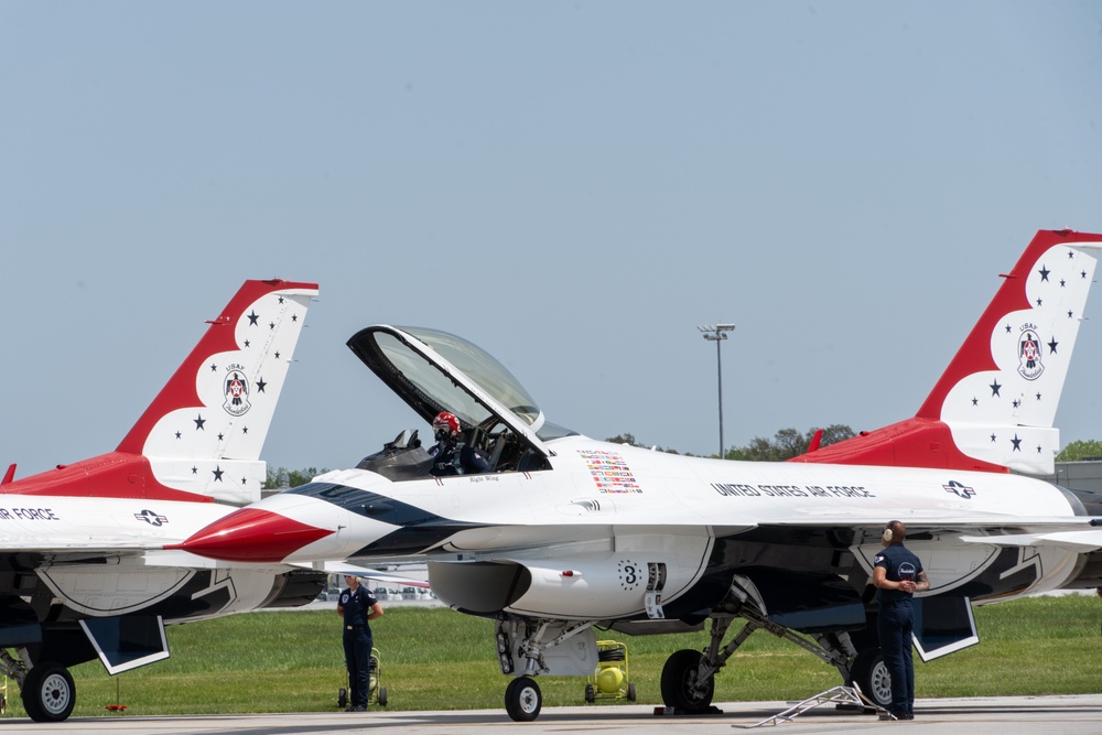 USAFADS perform at the Toledo Air Show 2025